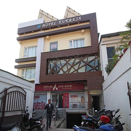 Oyo 8132 Hotel Kukreja Dehradun Eksteriør billede