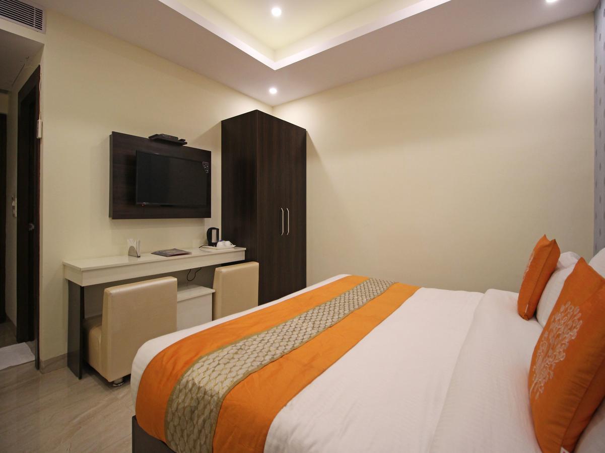 Oyo 8132 Hotel Kukreja Dehradun Eksteriør billede