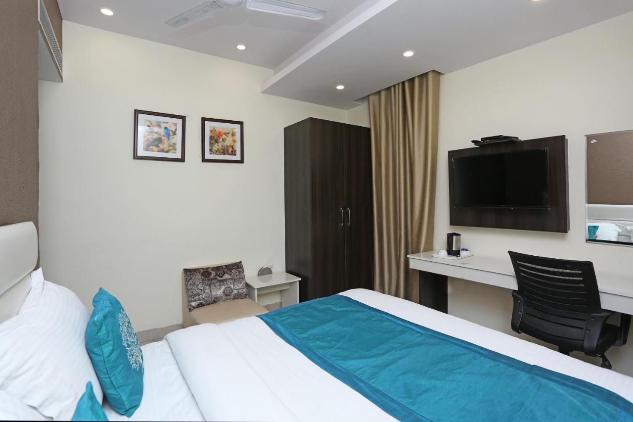 Oyo 8132 Hotel Kukreja Dehradun Eksteriør billede